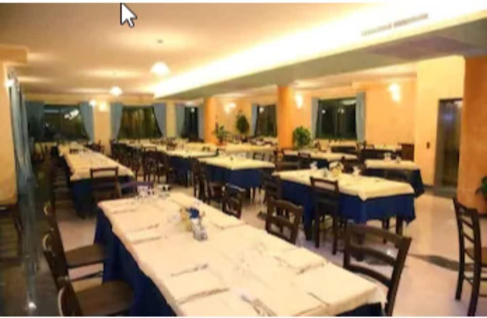 Hotel Baia Marina Orosei Eksteriør billede